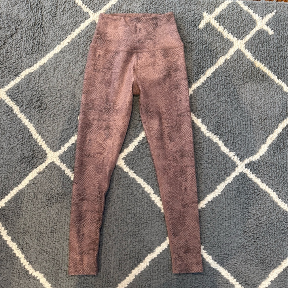 Beyond Yoga High Waisted Midi Leggings in Neutral Snakeskin